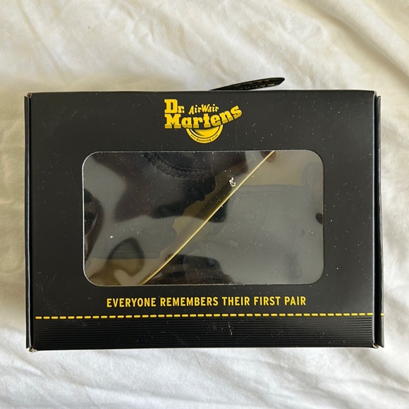 Dr. Martens - Picture 2 of 4